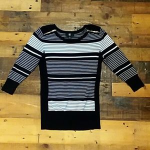 3/4 sleeve sweater size xs